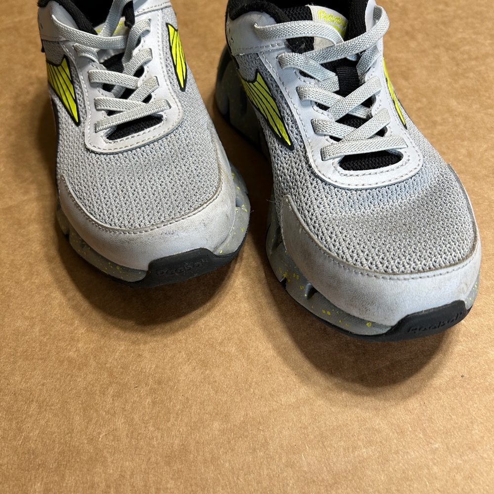 Reebok Slip on Kids Sneaker Size 1 1/2